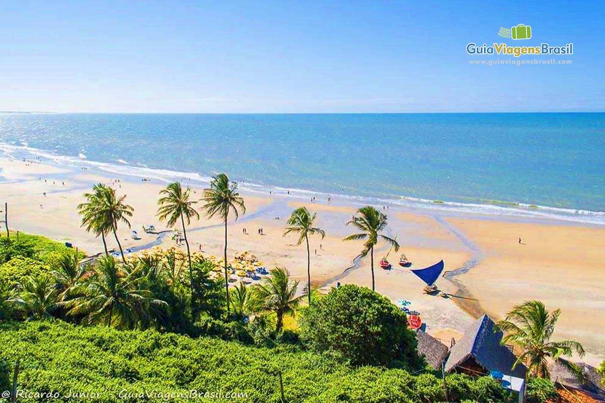 Imagem do alto da Praia Lagoinha.