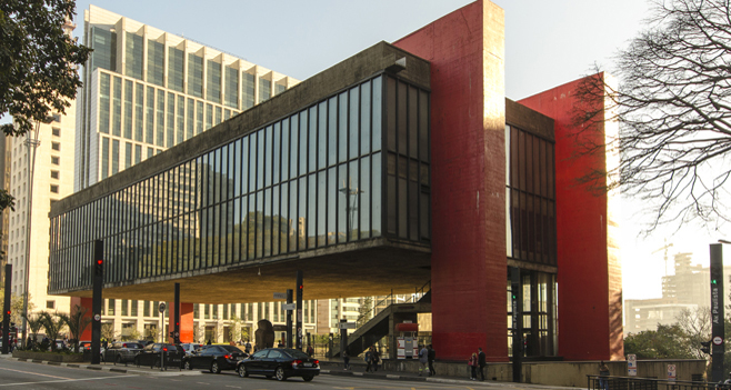 Foto do MASP na Avenida Paulista em São Paulo, Capital