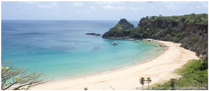 Foto da Baía do Sancho em Fernando de Noronha, Pernambuco. - Photograph by Ricardo Junior / www.ricardojuniorfotografias.com.br