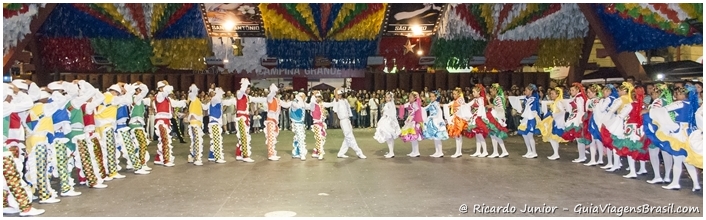 Foto da quadrilha na festa de São João em Campina Grande, Paraíba - Photograph by Ricardo Junior / www.ricardojuniorfotografias.com.br