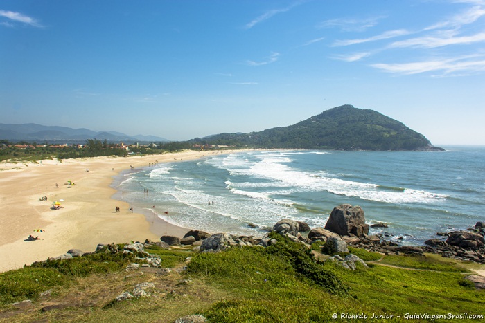 Imagem da linda Praia da Ferrugem em Garopaba. - Photograph by Ricardo Junior / www.ricardojuniorfotografias.com.br