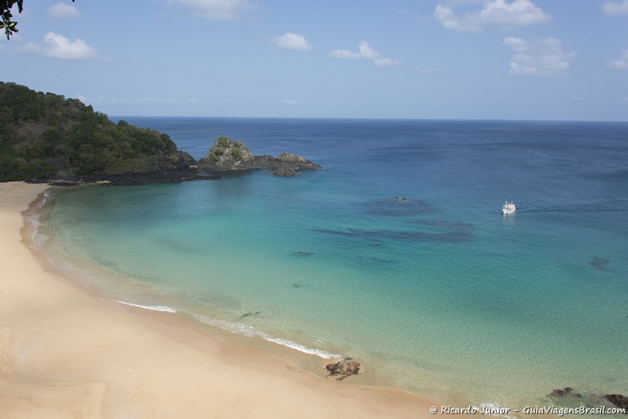 Foto da Baía do Sancho, em Fernando de Noronha, Pernambuco - Photograph by Ricardo Junior /www.ricardojuniorfotografias.com.br