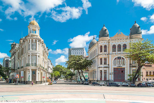 Casarios antigos, Recife Antigo. Photograph by Ricardo Junior / www.ricardojuniorfotografias.com.br