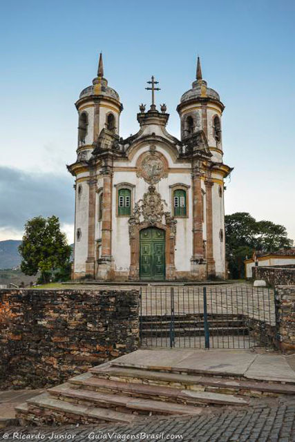 Igreja São Francisco de Assis, centro de Ouro Preto. Photograph by Ricardo Junior / www.ricardojuniorfotografias.com.br