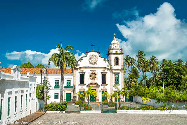 Igreja e Mosteiro de São Bento, em Olinda, PE. Photograph by Ricardo Junior / www.ricardojuniorfotografias.com.br
