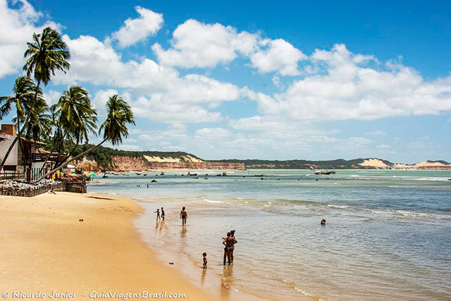 Praia de Pipa, a mais central. Em Tibau do Sul, Rio Grande do Norte. Photograph by Ricardo Junior / www.ricardojuniorfotografias.com.br