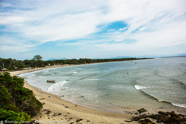 Alto da Praia do Forte de Nossa Senhora dos Prazeres, na Ilha do Mel, Paraná. Photograph by Ricardo Junior / www.ricardojuniorfotografias.com.br