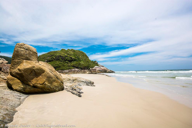 Praias das Encantadas, uma das mais lindas da Ilha do Mel, no Paraná. Photograph by Ricardo Junior / www.ricardojuniorfotografias.com.br