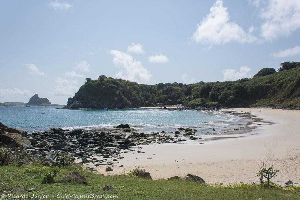 Mais tranquilidade e privacidade na Praia do Meio, em Fernando de Noronha. Photograph by Ricardo Junior / www.ricardojuniorfotografias.com.br 