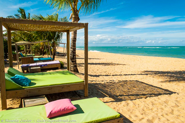 Estrutura da Praia de Rio Verde, em Trancoso, na Bahia. Photograph by Ricardo Junior / www.ricardojuniorfotografias.com.br