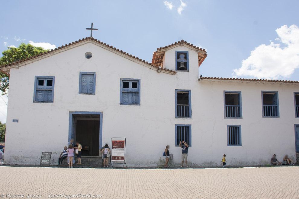 Um dos cartões-postais da cidade, a Igreja de Nossa Senhora do Rosário, em Embu das Artes, São Paulo. Photograph by Ricardo Junior / www.ricardojuniorfotografias.com.br