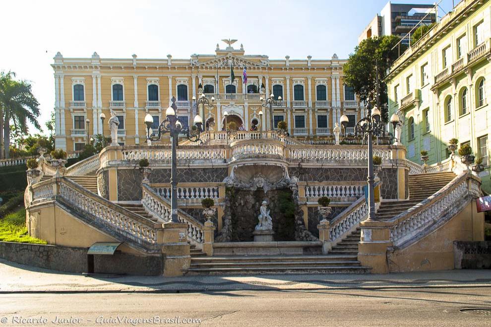 Palácio Anchieta, em frente ao Porto, em Vitória, Espírito Santo. Photograph by Ricardo Junior / www.ricardojuniorfotografias.com.br