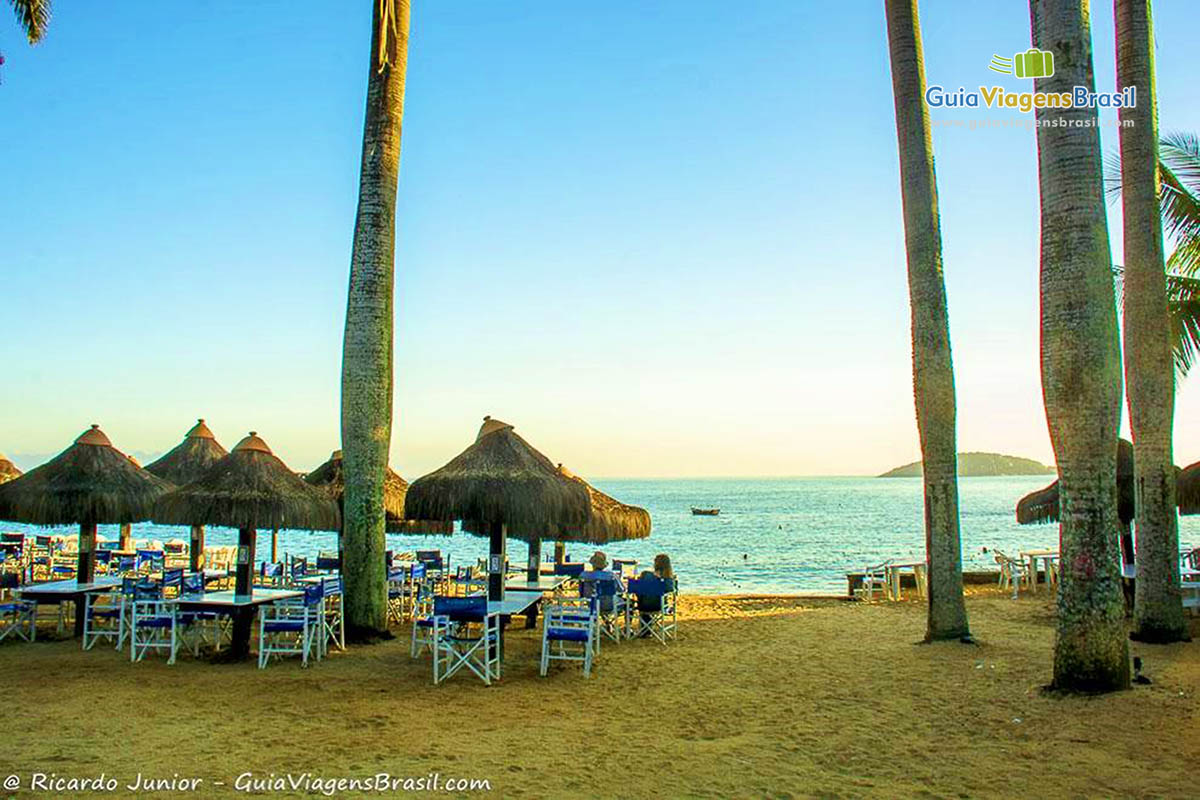 guarda-sol-sape-praia-de-joao-fernandes-buzios-rj