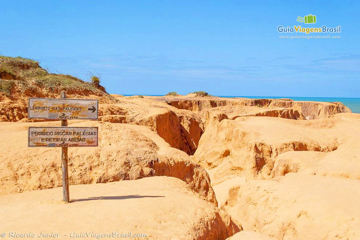 Foto labirinto do Morro Branco, Beberibe, CE.