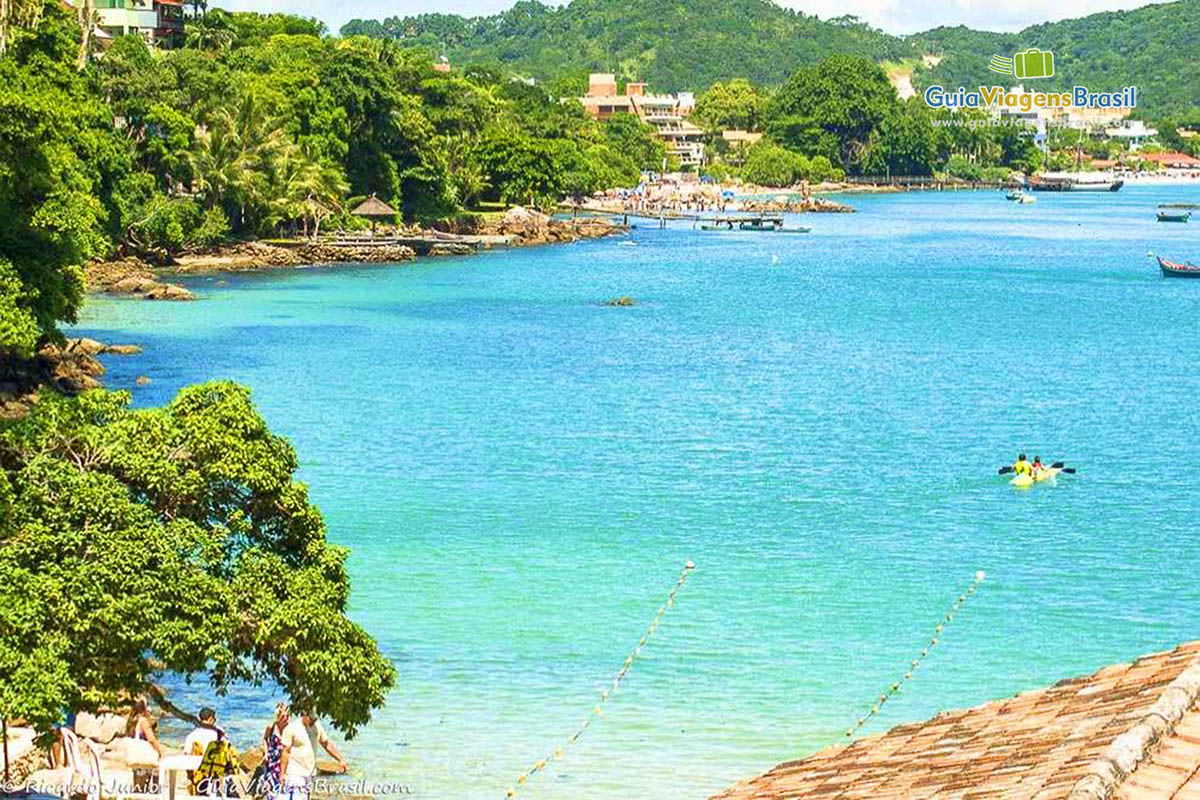 Foto mirante da Praia da Sepultura, em Bombinhas, SC.