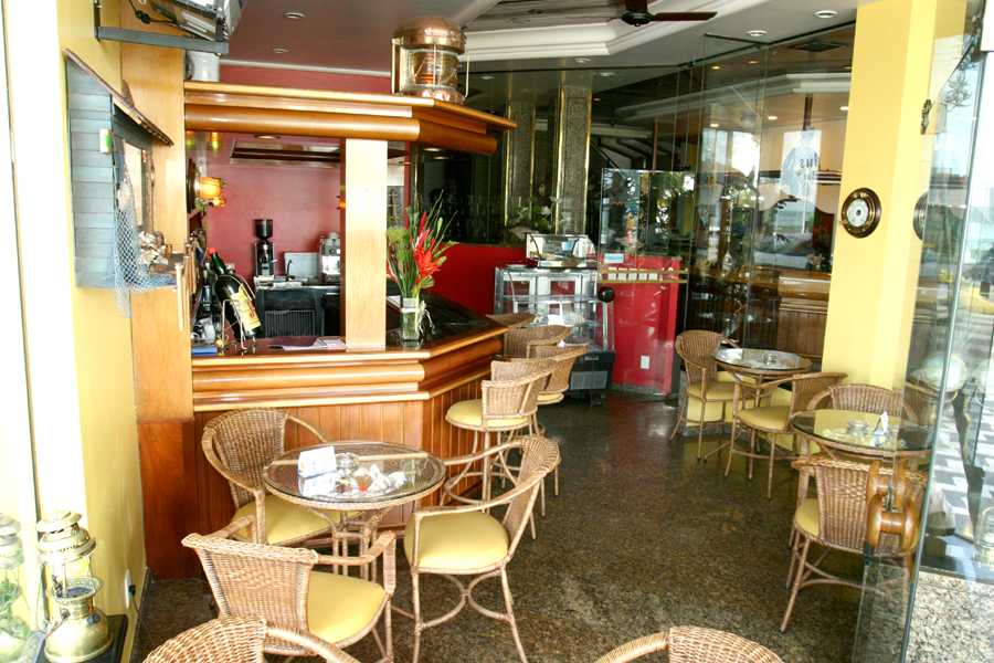 Foto da área do café do Hotel Villa do Mar.