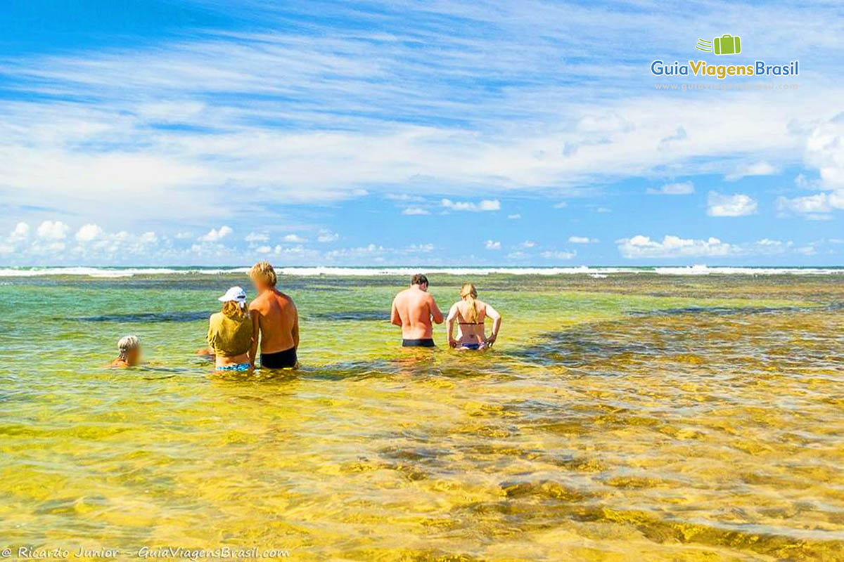 Foto das Piscinas Naturais de Papa Gente, Praia do Forte, BA.