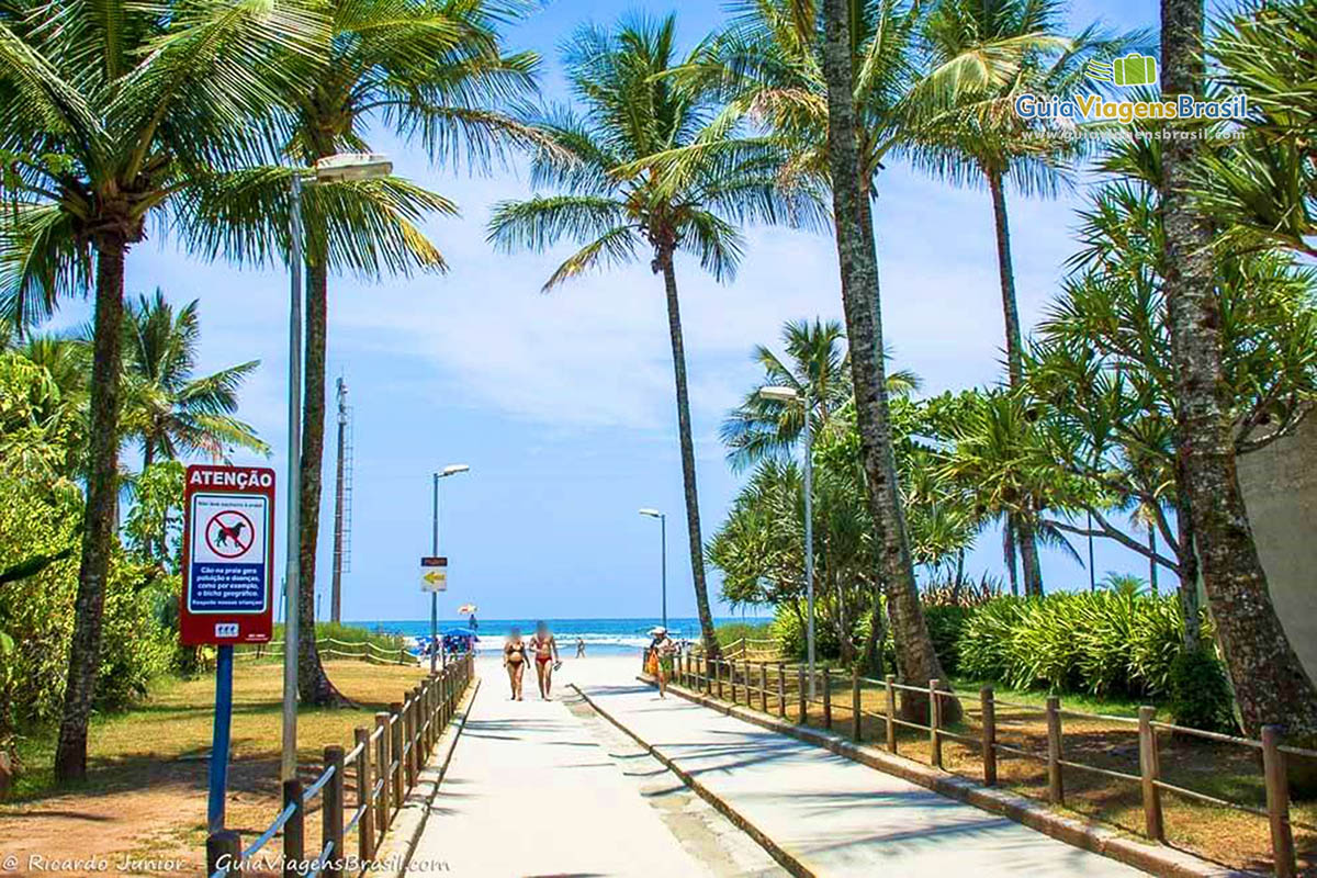 Foto entrada Praia Riviera de São Lourenço, SP.