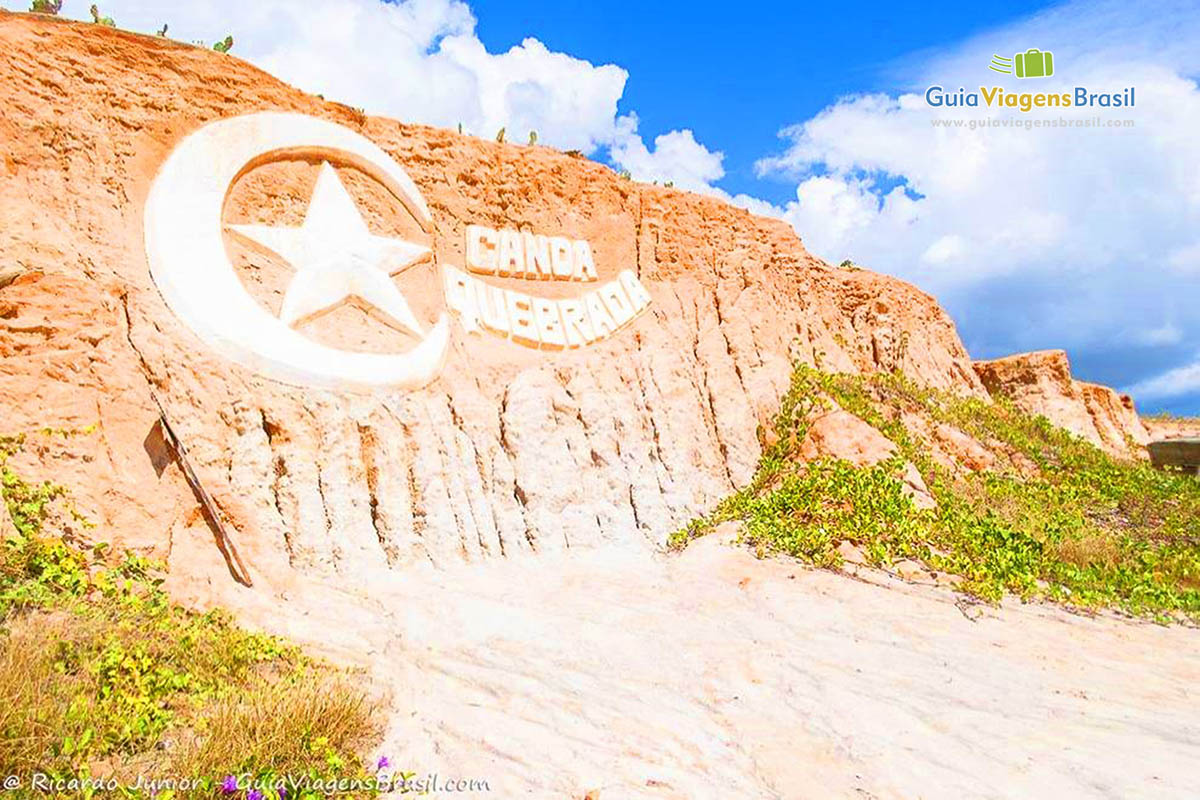 Foto da estrela e da lua, símbolo de Canoa Quebrada.