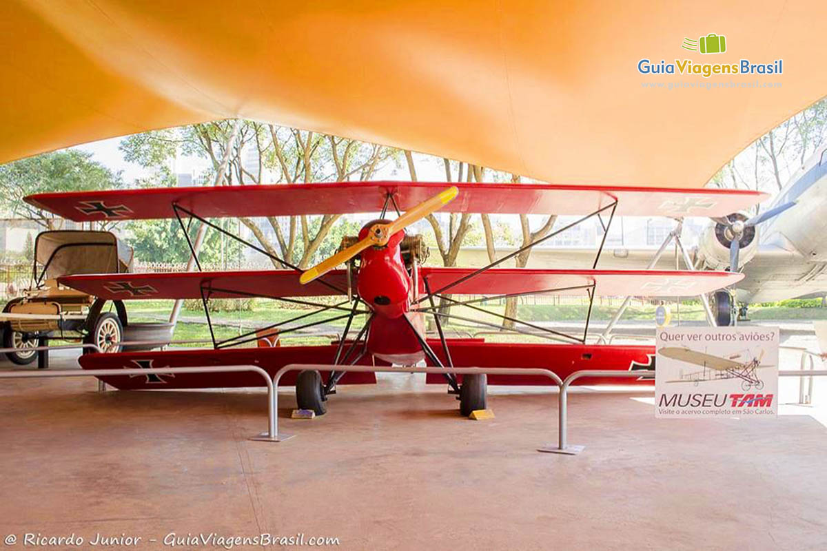 Foto avião no Museu do Catavento, SP.