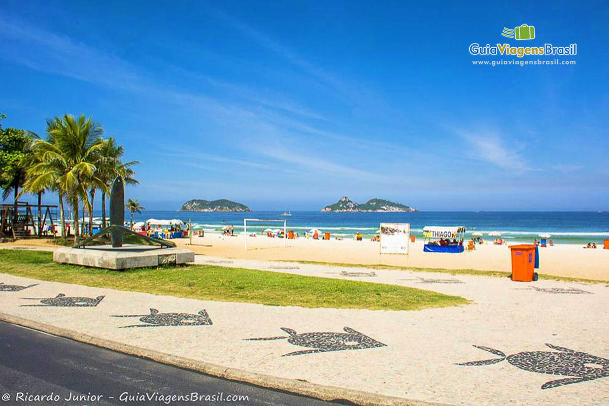 Foto calçadão Barra da Tijuca, Rio de Janeiro, RJ.