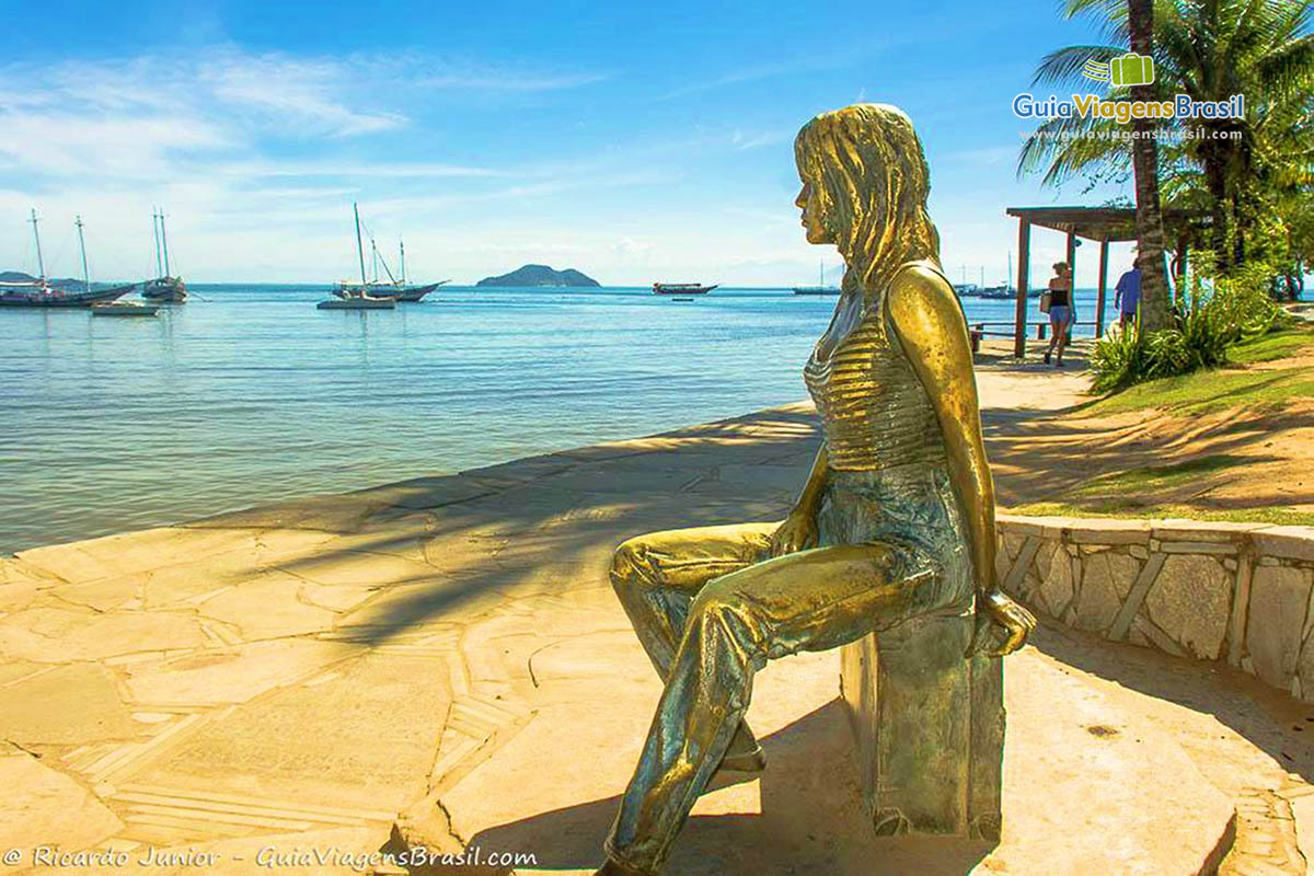 Foto calçadão da Orla Bardot , Búzios, RJ.