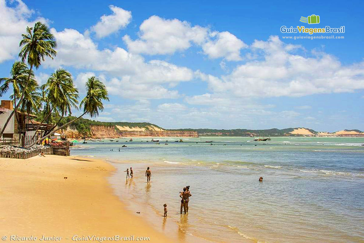 Foto orla Praia de Pipa, RN.