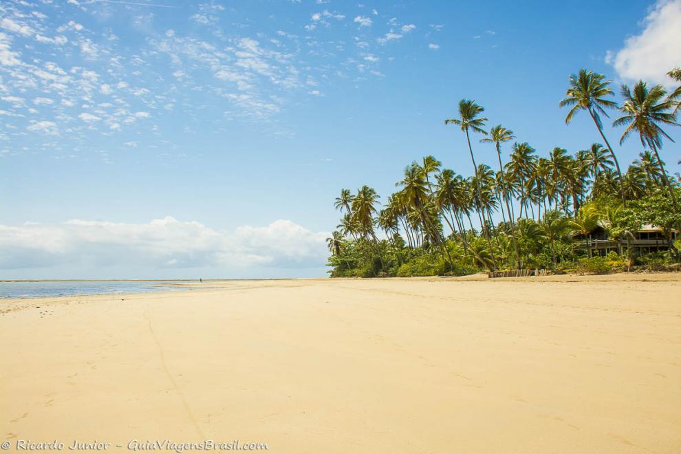 Foto Praia de Bainema, na Ilha de Boipeba, BA.