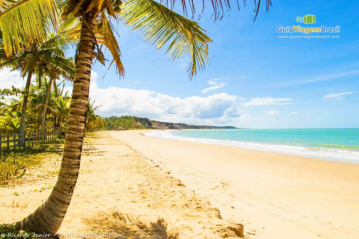 Foto Praia do Rio da Barra, em Trancoso, BA.