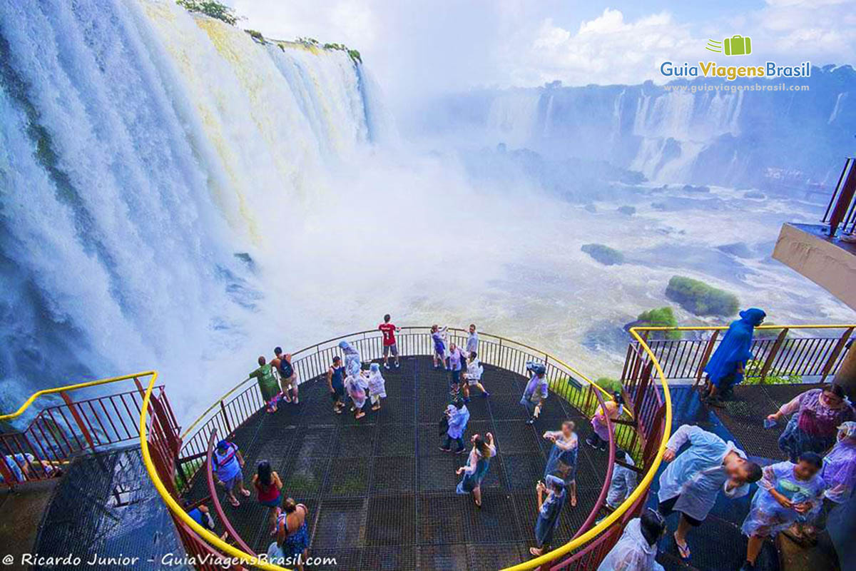 Foto queda d'água do Parque Nacional do Iguaçu, PR.