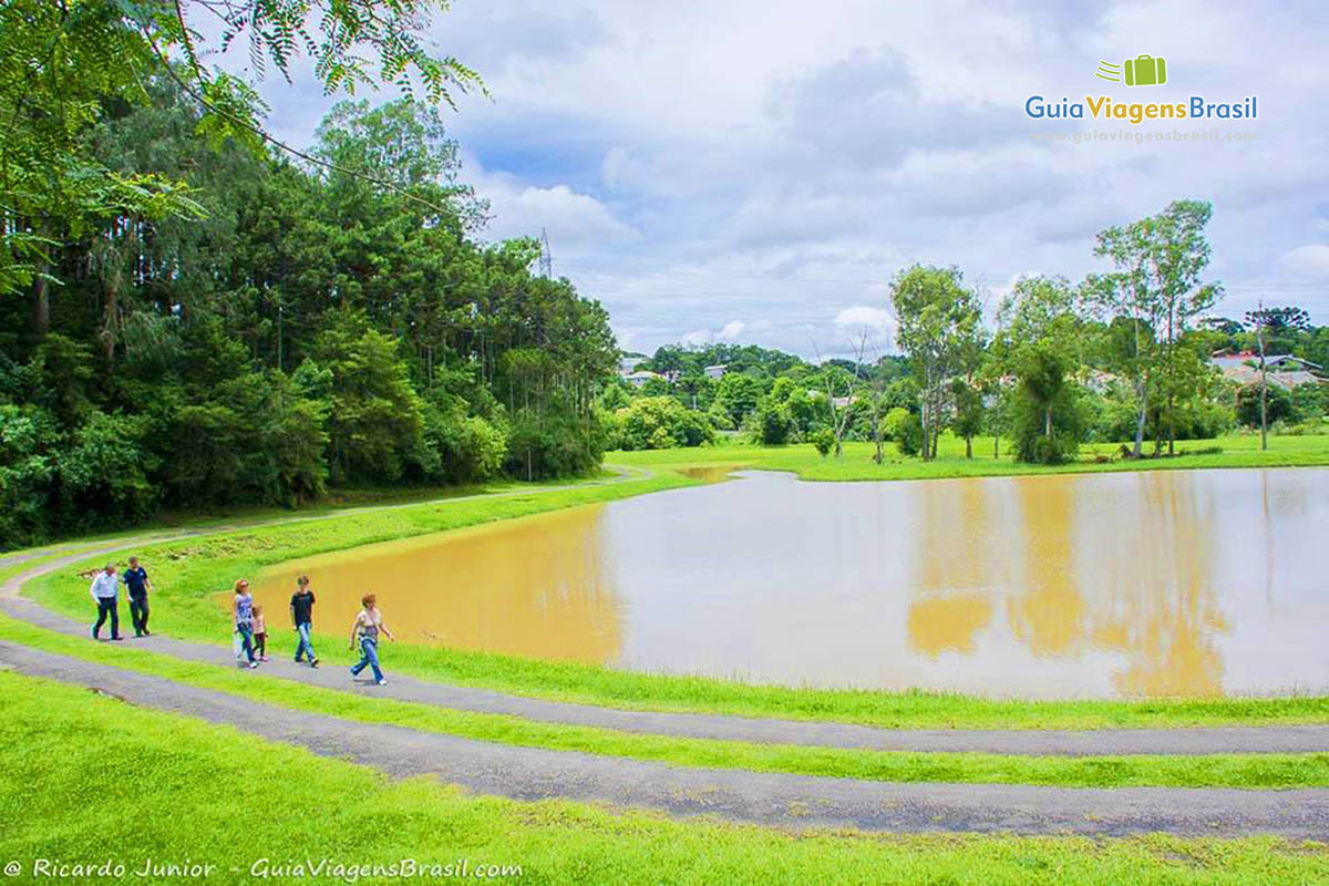 Foto lago Parque Tingui, Curitiba, PR.