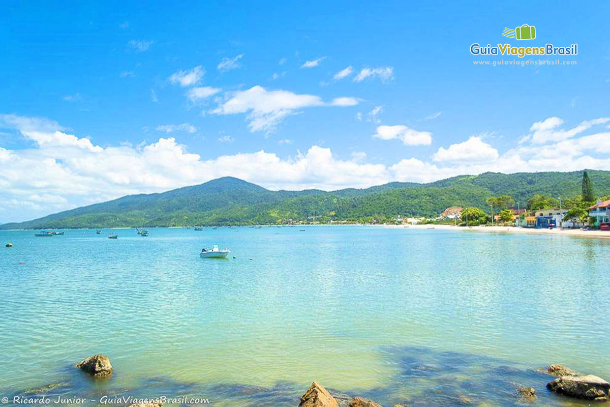 Foto mar Praia Canto Grande, em Bombinhas, SC.