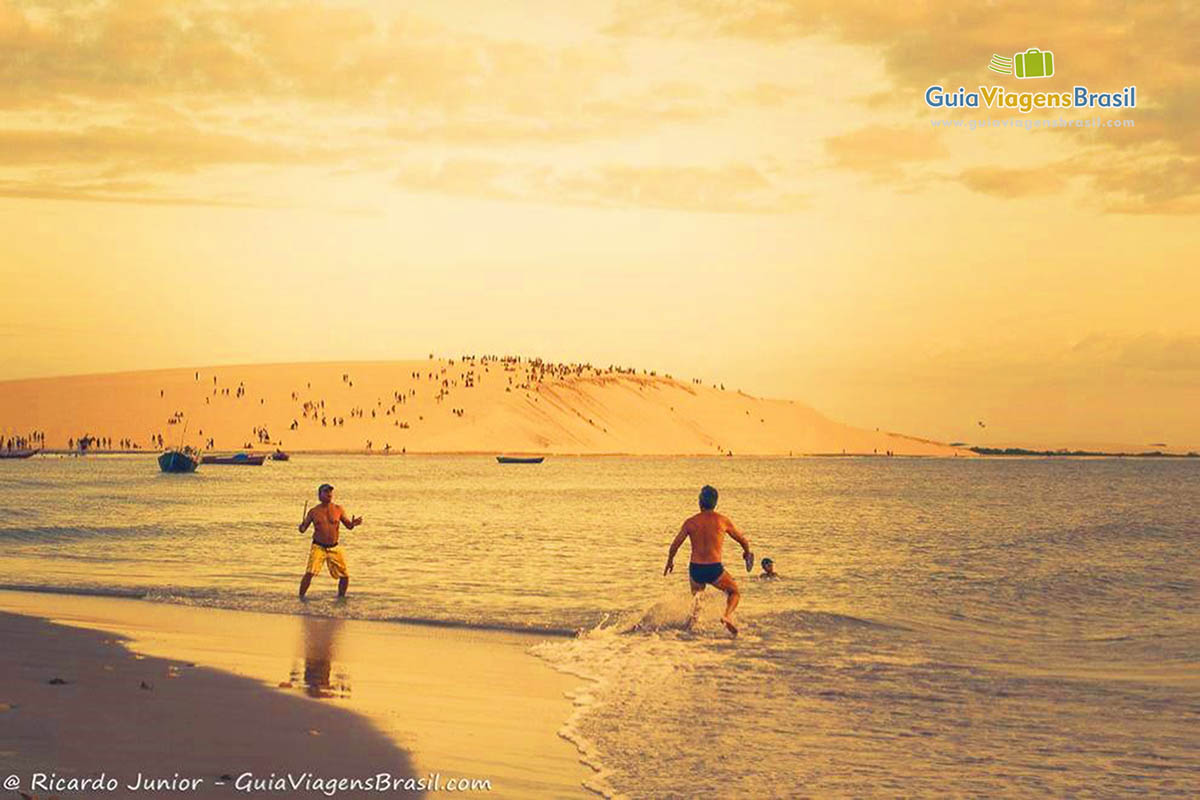 Foto final de tarde Duna Pôr do Sol, Praia de Jericoacoara, CE.