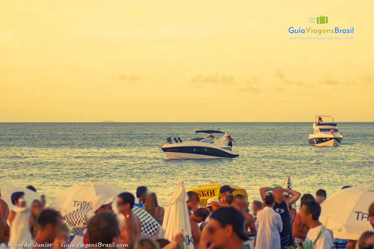 Foto Festa na Praia de Jurerê Internacional, Florianópolis, SC.