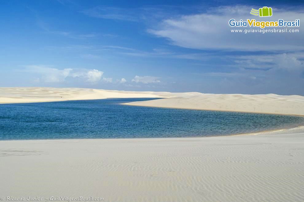 Imagem das águas azuis em Santo Amaro do Maranhão.