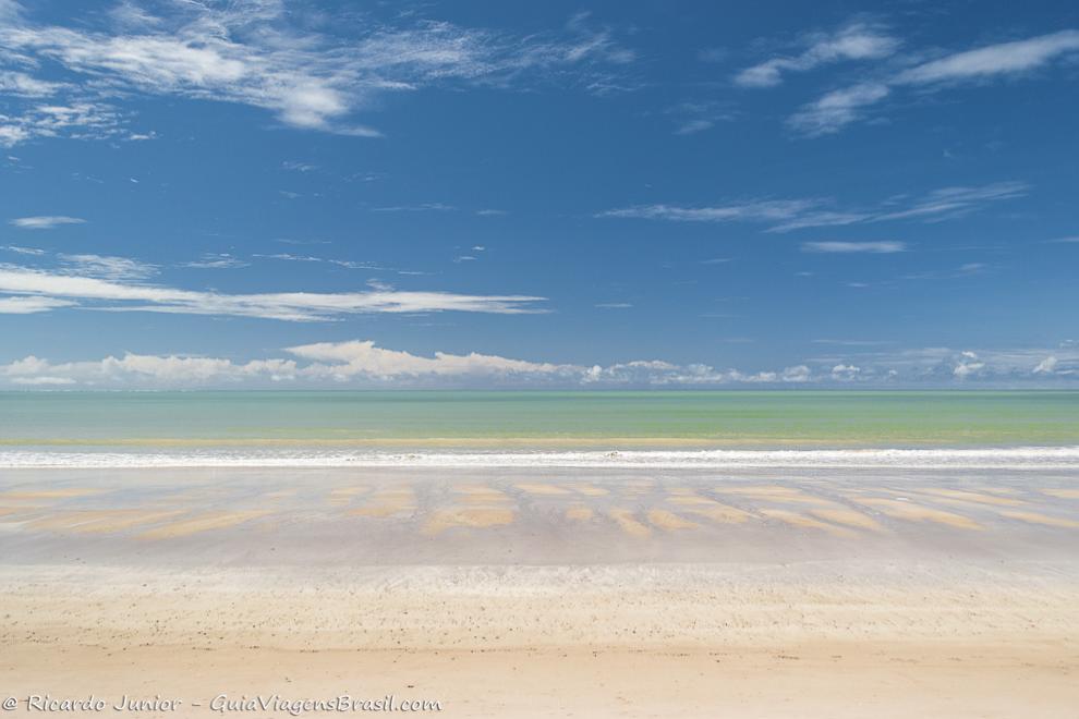 Imagem da linda Praia Bessa, beleza natural.