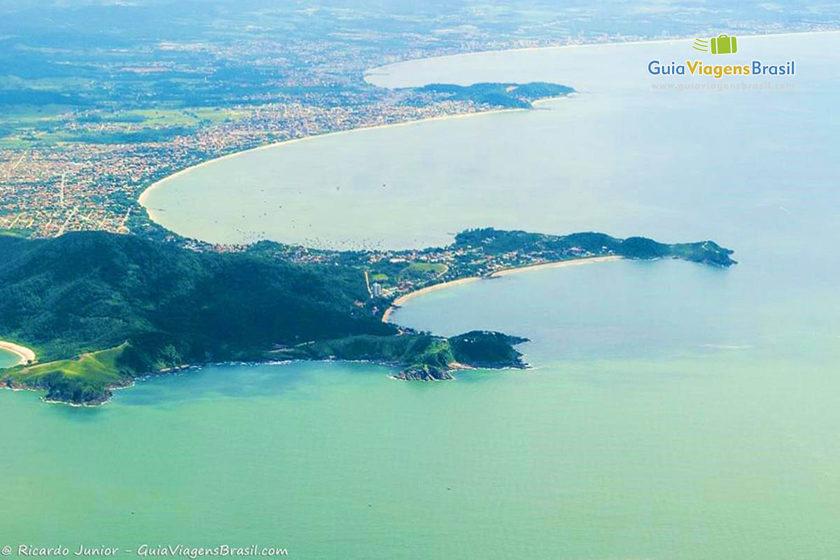 Imagem do alto do lindo mar de Navegantes.