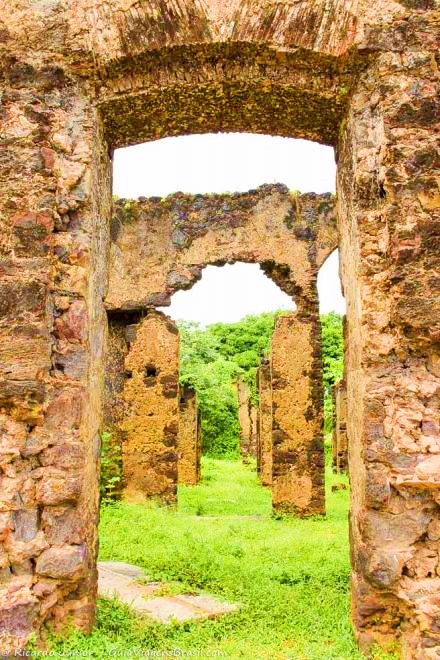 Imagem dos arcos do palácio.