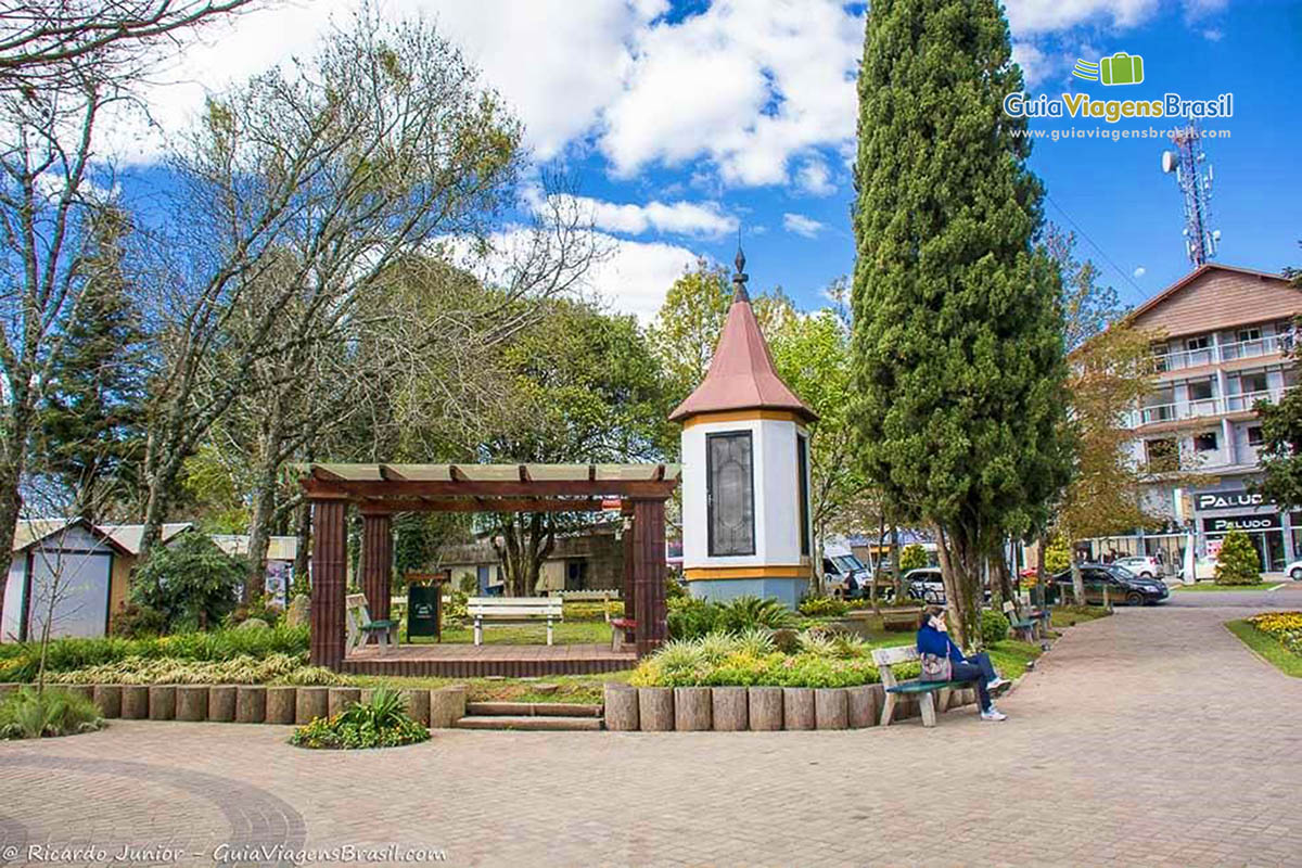 Imagem da charmosa Praça da República.