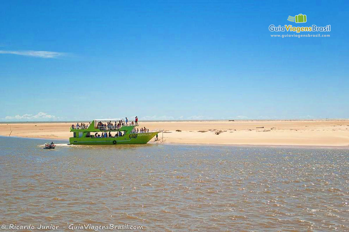 Imagem do barco já parado nos Deltas.