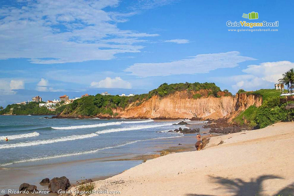 Imagem da bela Praia Cotovelo, em Natal.