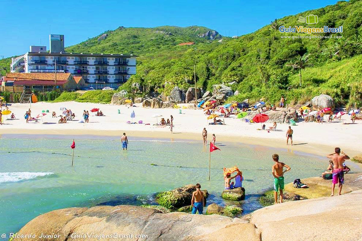 Imagem do canto da Praia da Joaquina.