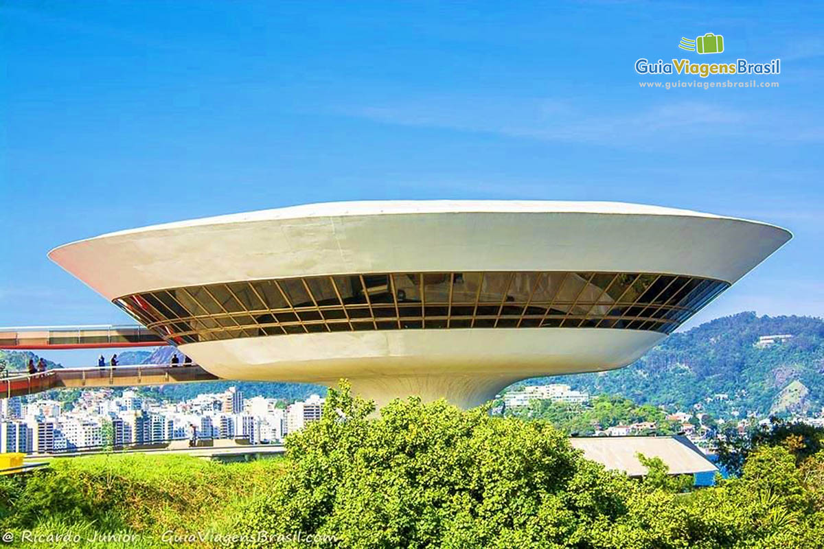 Imagem do belíssimo MAC, em Niterói.