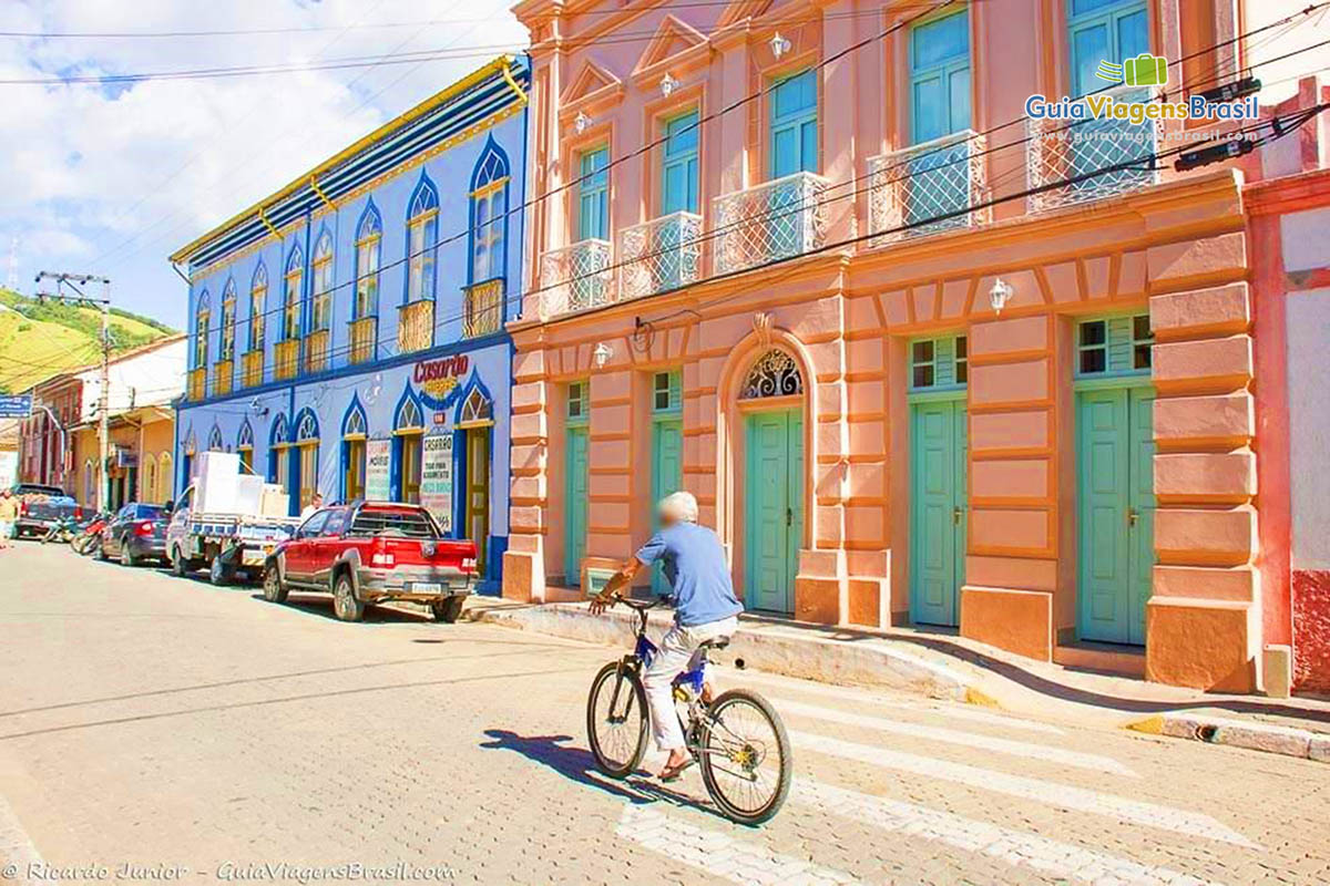 Imagem de casarões, patrimônio histórico da cidade.