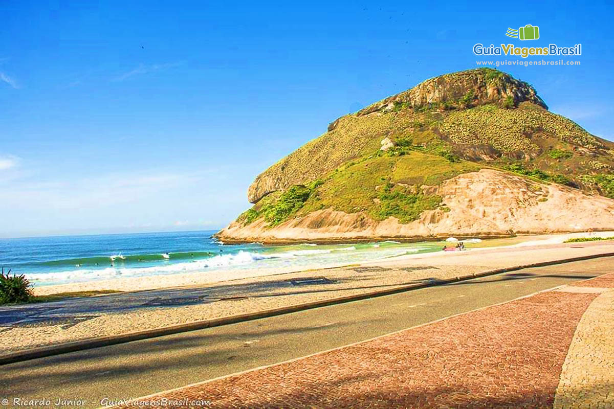 Imagem do calçadão da Praia do Recreio.