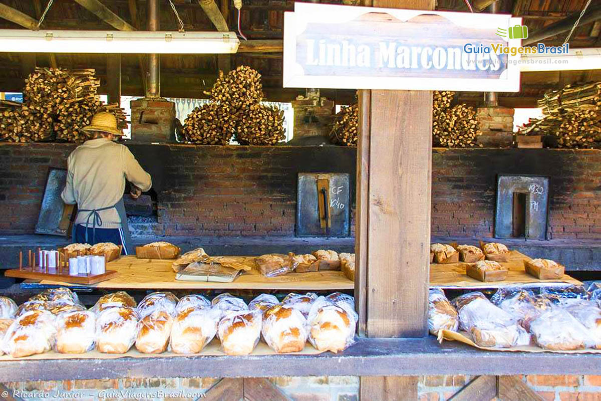 Imagem de maravilhosos e gostosos pães da Casa do Colono.