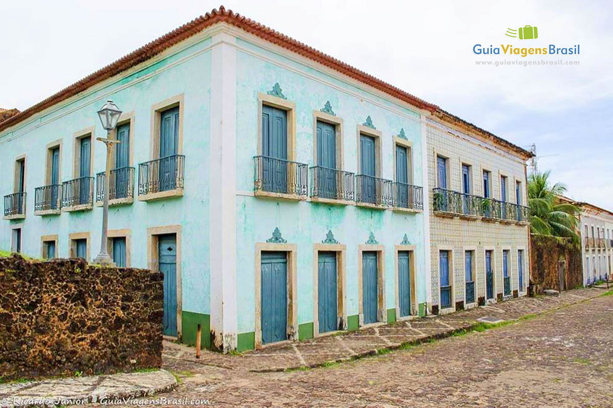 Imagem de casarões do lindo Centro Histórico.