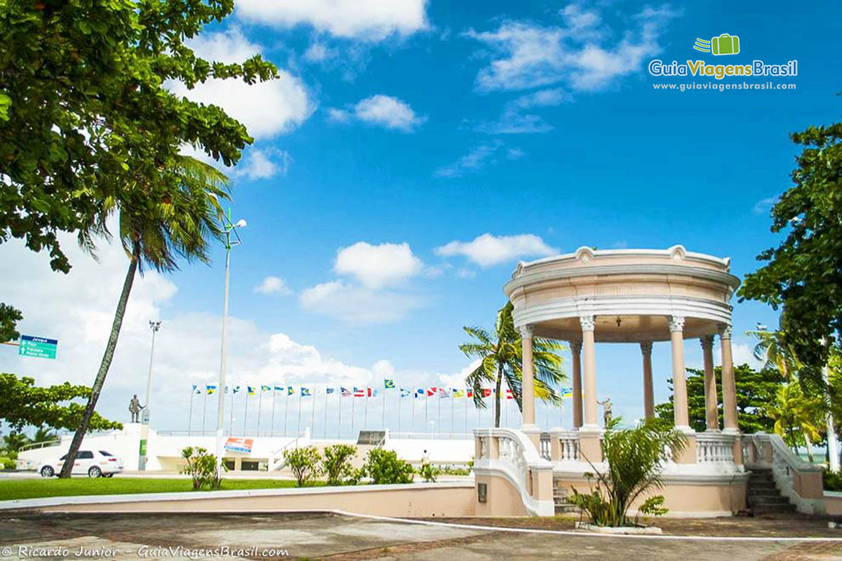 Imagem do charmoso coreto no Centro Histórico de Maceió.