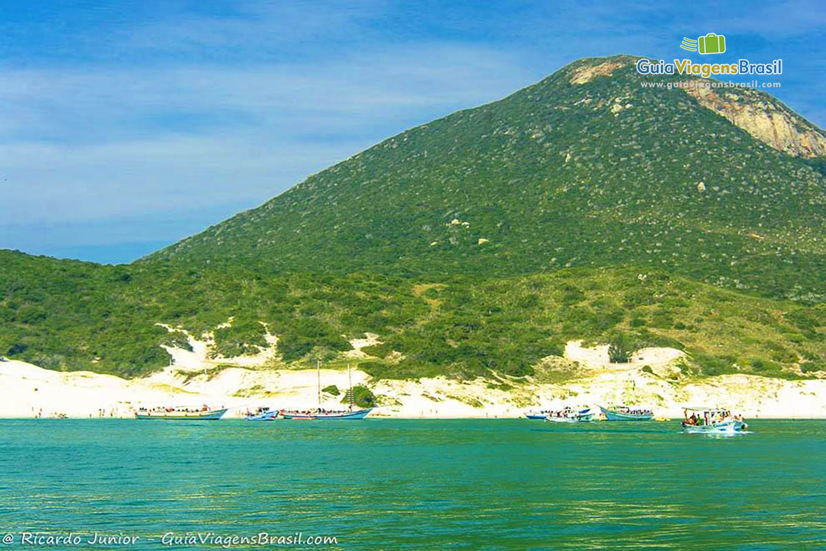 Imagem da bela e grande Ilha do Farol.