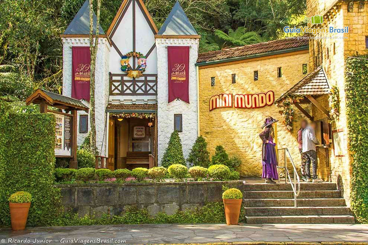 Imagem da fachada do Mini Mundo em Gramado.